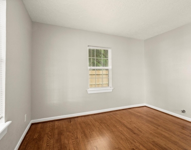 201 N Lenox - Photo Thumbnail 13