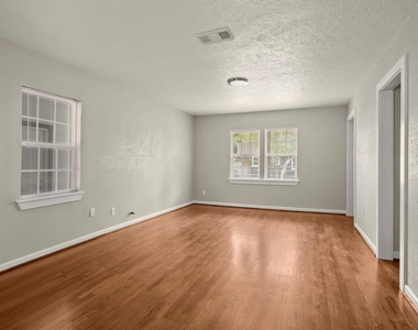 201 N Lenox - Photo Thumbnail 8
