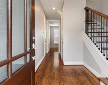 805 W 23rd Street - Photo Thumbnail 3