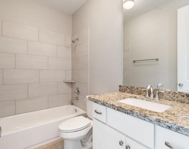 805 W 23rd Street - Photo Thumbnail 5