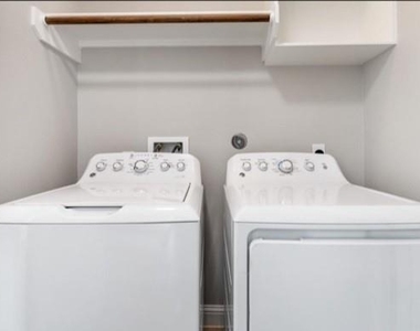 805 W 23rd Street - Photo Thumbnail 15