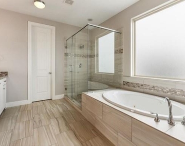 805 W 23rd Street - Photo Thumbnail 13