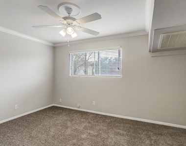 3414 Garrott Street - Photo Thumbnail 7