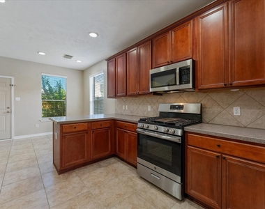 21735 W Mulberry Field Circle - Photo Thumbnail 12