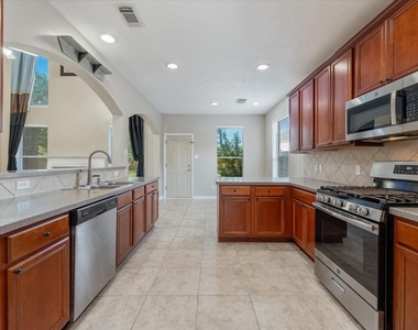 21735 W Mulberry Field Circle - Photo Thumbnail 11