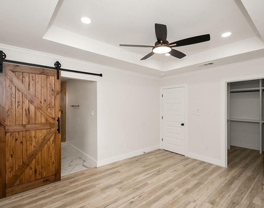 6106 Rutherglenn Drive - Photo Thumbnail 19