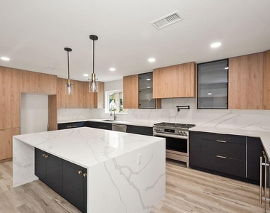 6106 Rutherglenn Drive - Photo Thumbnail 15