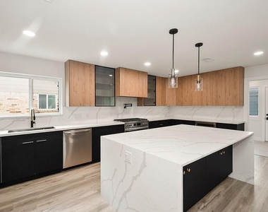 6106 Rutherglenn Drive - Photo Thumbnail 17