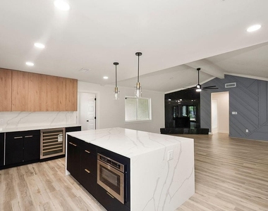 6106 Rutherglenn Drive - Photo Thumbnail 14