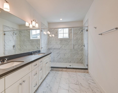 2707 Oakwood Crest Lane - Photo Thumbnail 8