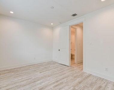 2707 Oakwood Crest Lane - Photo Thumbnail 21