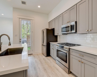 2707 Oakwood Crest Lane - Photo Thumbnail 35