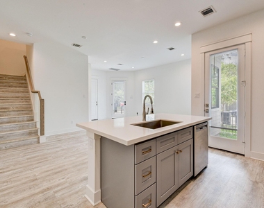 2707 Oakwood Crest Lane - Photo Thumbnail 36