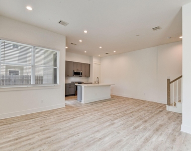 2707 Oakwood Crest Lane - Photo Thumbnail 27