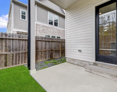 2707 Oakwood Crest Lane - Photo Thumbnail 44