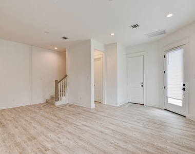 2707 Oakwood Crest Lane - Photo Thumbnail 30