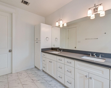 2707 Oakwood Crest Lane - Photo Thumbnail 9