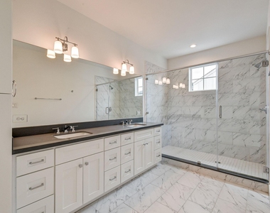 2707 Oakwood Crest Lane - Photo Thumbnail 7
