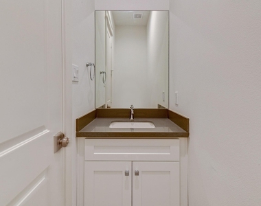 2707 Oakwood Crest Lane - Photo Thumbnail 39
