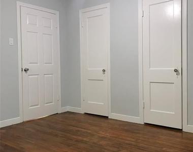 817 Cypress Street - Photo Thumbnail 5