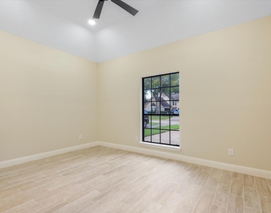 2126 Windmill Drive - Photo Thumbnail 18