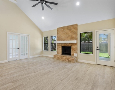 2126 Windmill Drive - Photo Thumbnail 1