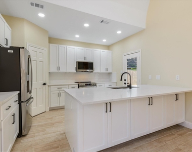 2126 Windmill Drive - Photo Thumbnail 7