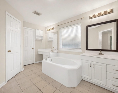11107 Creekline Meadow Court - Photo Thumbnail 27