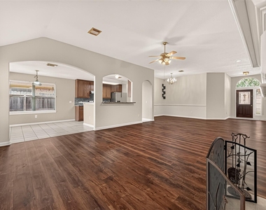 11107 Creekline Meadow Court - Photo Thumbnail 7