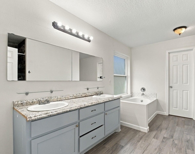 6331 Canyon Rock Way - Photo Thumbnail 35