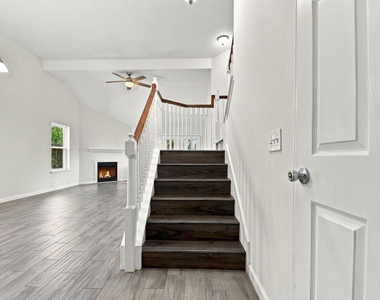 6331 Canyon Rock Way - Photo Thumbnail 17