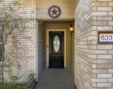 6331 Canyon Rock Way - Photo Thumbnail 4
