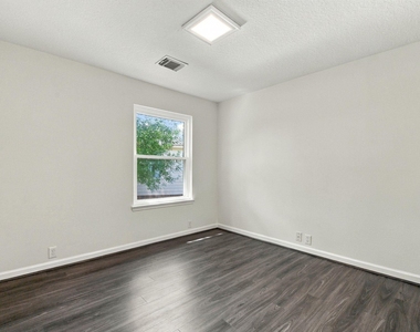 6331 Canyon Rock Way - Photo Thumbnail 25