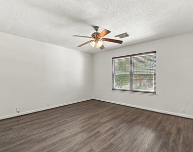 6331 Canyon Rock Way - Photo Thumbnail 27