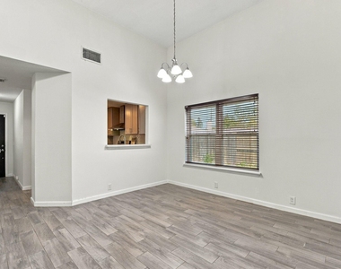 6331 Canyon Rock Way - Photo Thumbnail 6