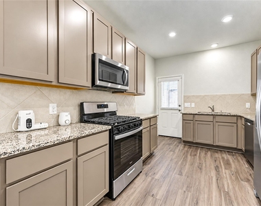 2317 Green Sturgeon Court - Photo Thumbnail 8