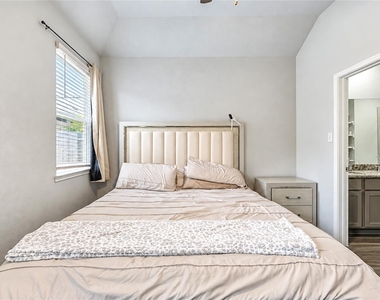 2317 Green Sturgeon Court - Photo Thumbnail 23