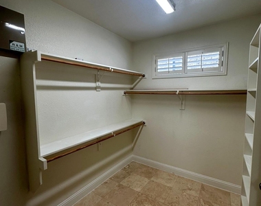 4516 Gilbert Avenue - Photo Thumbnail 36