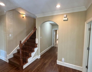 4516 Gilbert Avenue - Photo Thumbnail 16