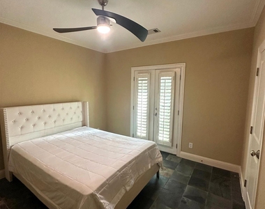 4516 Gilbert Avenue - Photo Thumbnail 20