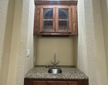 4516 Gilbert Avenue - Photo Thumbnail 3
