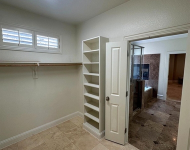 4516 Gilbert Avenue - Photo Thumbnail 35