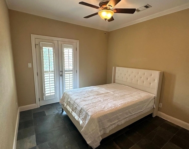 4516 Gilbert Avenue - Photo Thumbnail 19