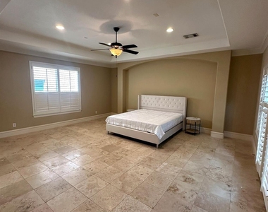 4516 Gilbert Avenue - Photo Thumbnail 26