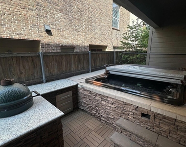 4516 Gilbert Avenue - Photo Thumbnail 14