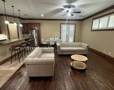 4516 Gilbert Avenue - Photo Thumbnail 4