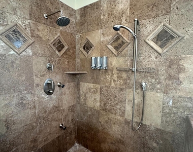 4516 Gilbert Avenue - Photo Thumbnail 32