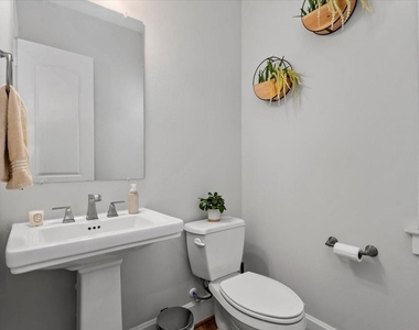 7 Thorpe Lane - Photo Thumbnail 14