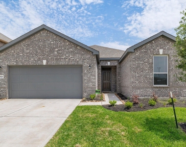 7618 Coral Key Drive - Photo Thumbnail 2