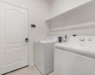 7618 Coral Key Drive - Photo Thumbnail 25